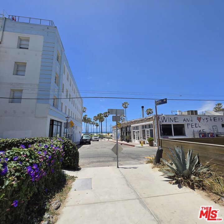 Foto del edificio - 30 Dudley Ave