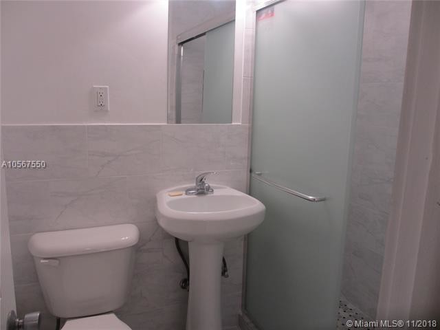 Foto del edificio - 541 NE 62nd St
