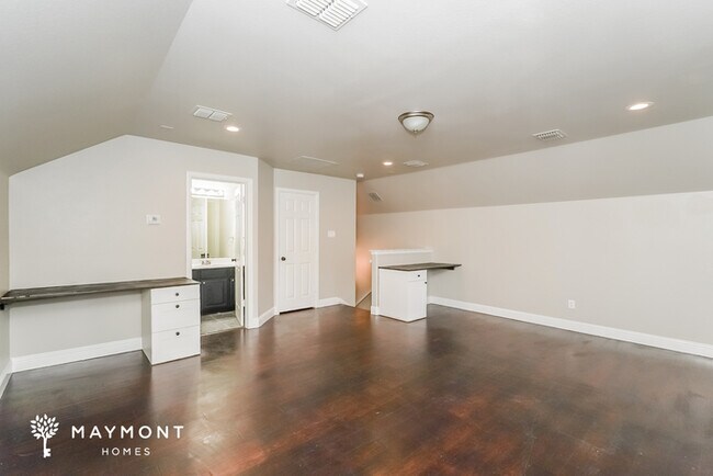 Foto del edificio - 1658 Stetson Dr
