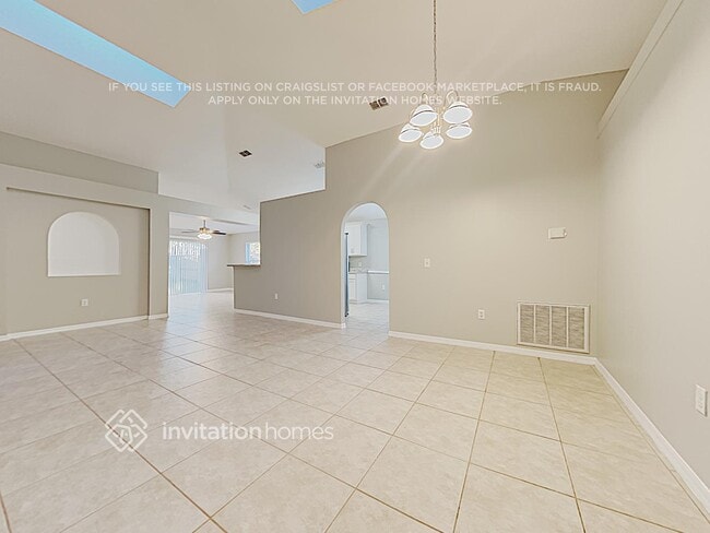 Foto del edificio - 14520 Lake Price Dr