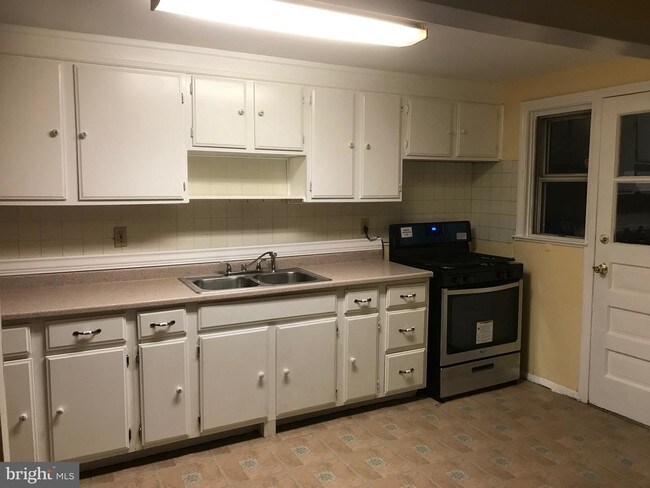 Building Photo - 3804 Benson Ave