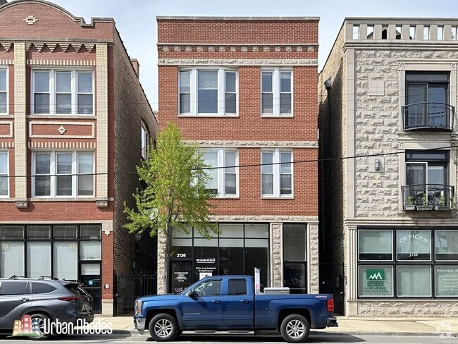 Building Photo - 2136 W Chicago Ave
