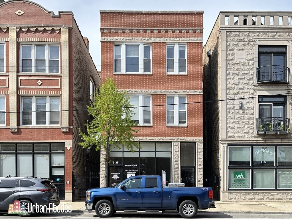 Primary Photo - 2136 W Chicago Ave