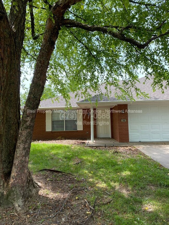 Building Photo - 2785 Ruth Ave