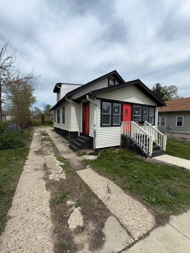 Foto principal - 2437 Elm St