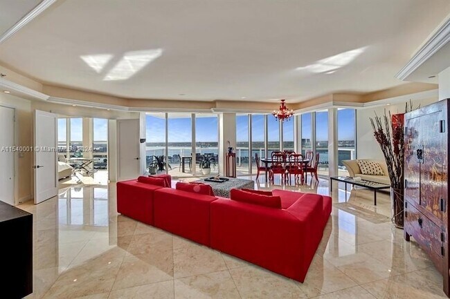 Building Photo - 10225 Collins Ave