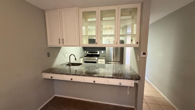 Building Photo - 252 Glandore Dr