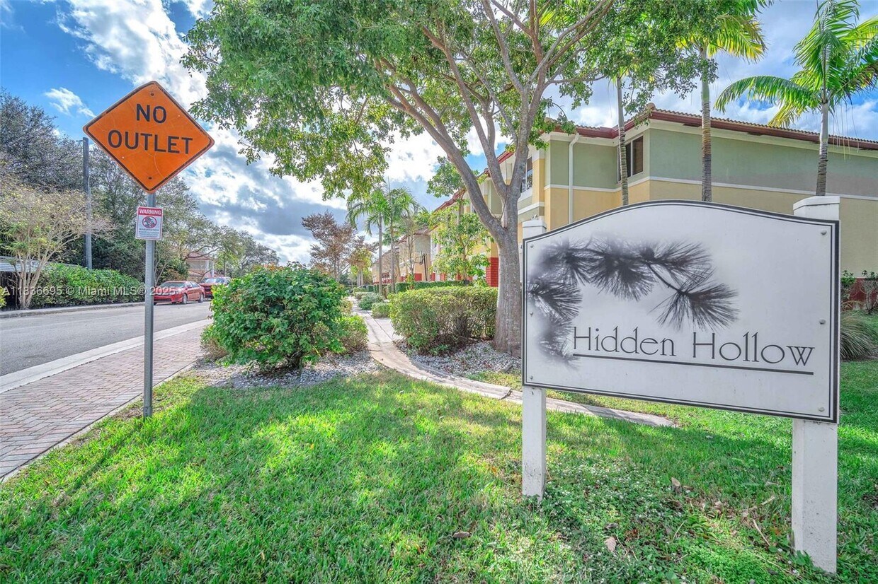 Foto principal - 4923 SW 66th Terrace