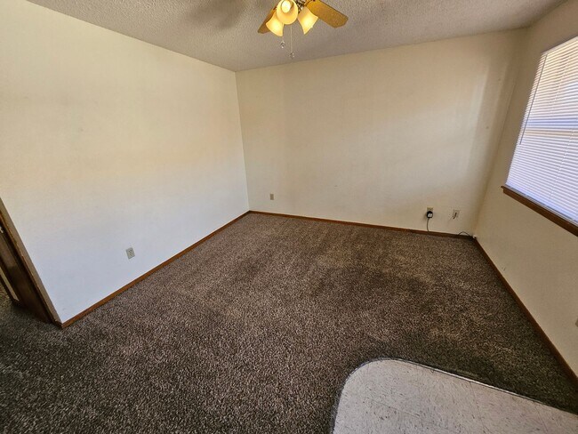 Foto del edificio - 917 W 15th Ln