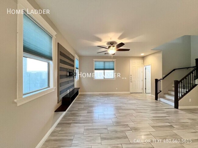 Building Photo - 2452 N 73rd Ln