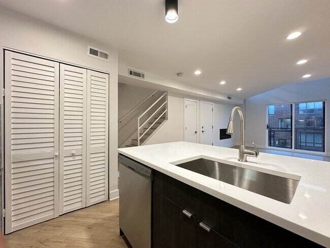 Foto del edificio - 853 W Grace St
