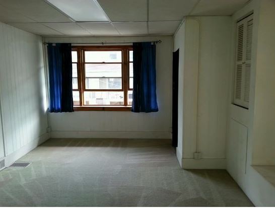 Building Photo - Semple Duplex