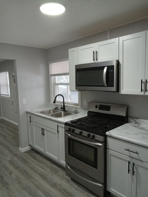 Building Photo - 835 US-20