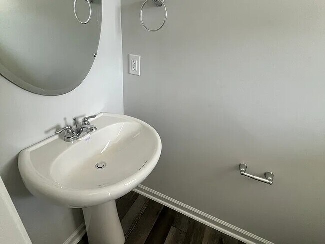 Foto del edificio - 111 Aster Bloom Ln