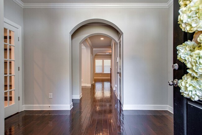 Foto del edificio - 9810 Glenmore Ln