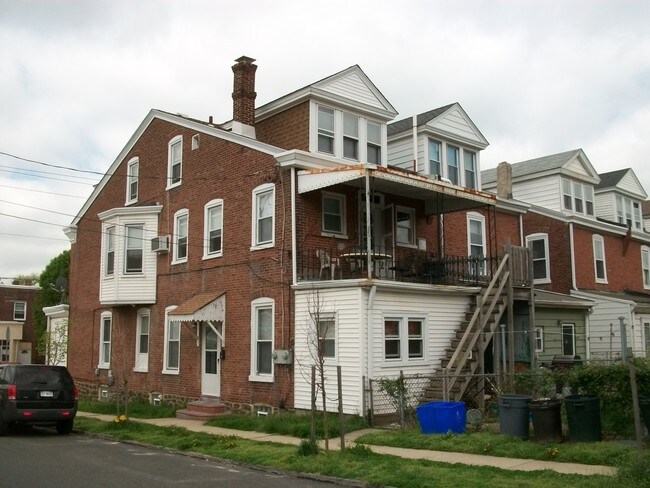 4225 Manayunk Ave Philadelphia Pa 19128 House For Rent In Primary Photo 4225 Manayunk Ave