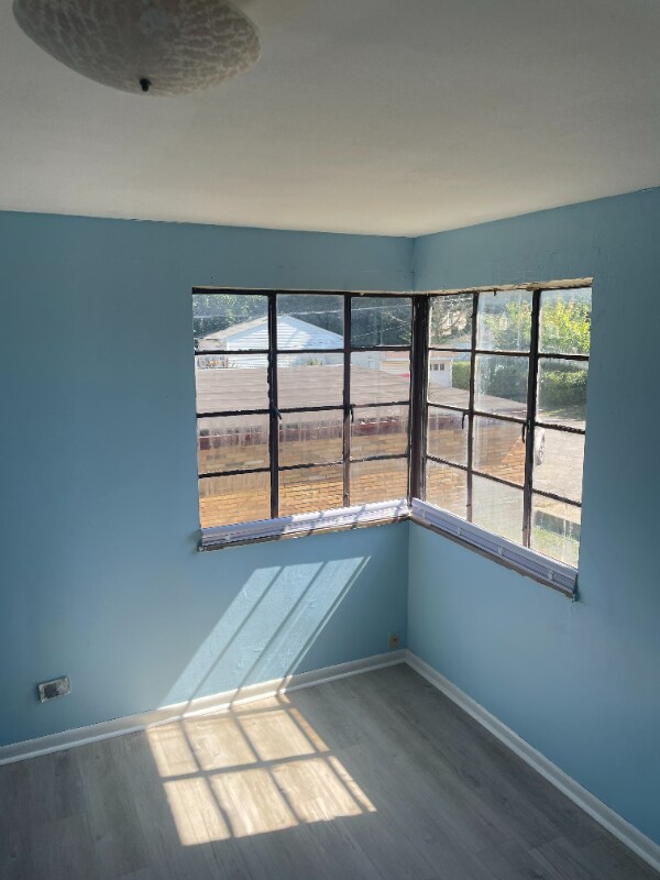 Foto del edificio - 4233 Ridge Rd