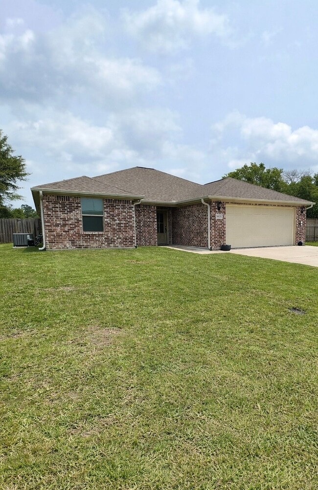 Building Photo - 5870 Sunbird Ln