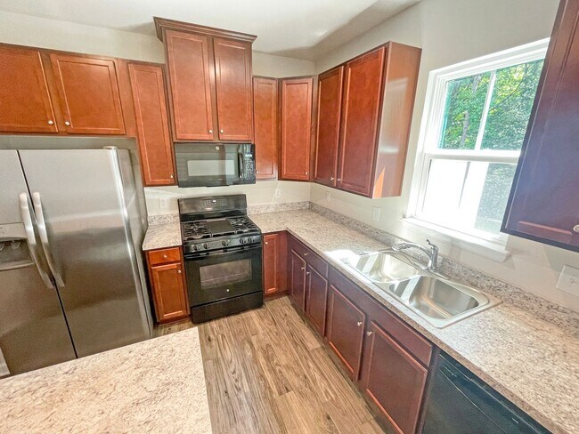 Foto del edificio - Beautiful Townhome in Ashland !!