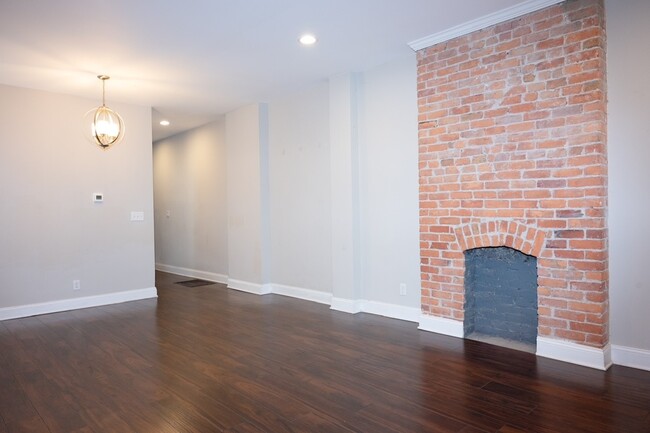 Living Room/Dining Room - 432 Stoddart Ave