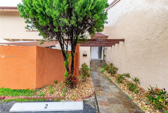 Building Photo - 10005 NW 9th St Cir