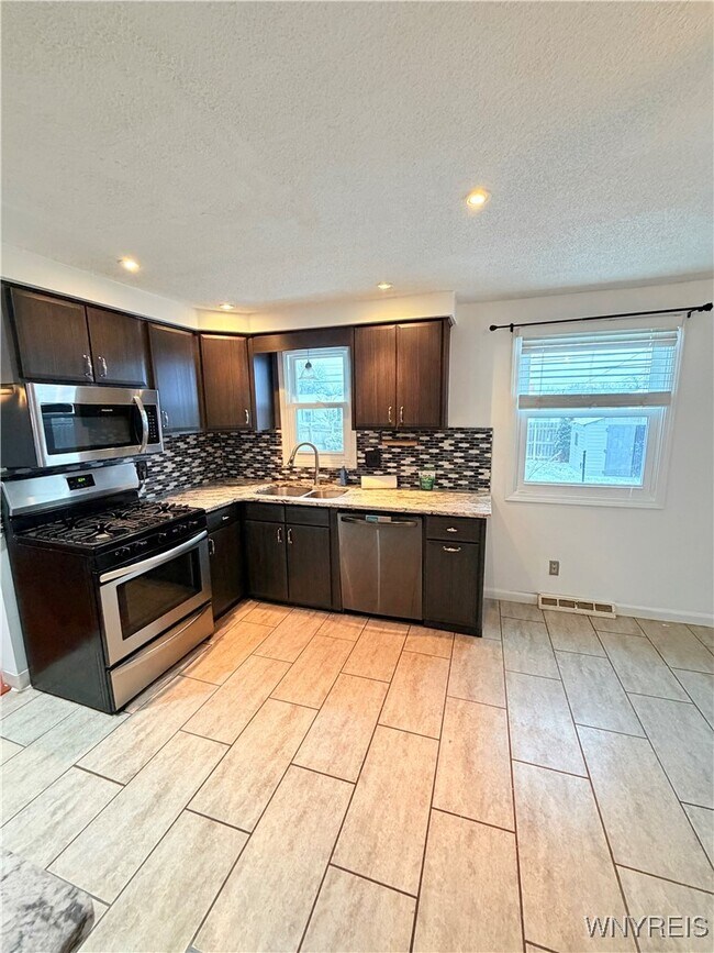 Foto del edificio - 79 E Toulon Dr