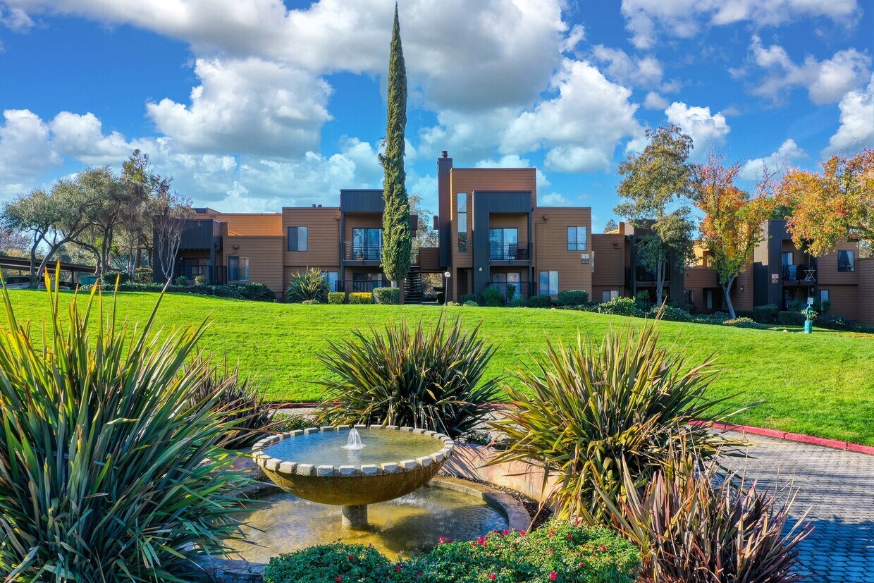 Fountains of Fair Oaks 4800 Sunset Ter Fair Oaks, CA Apartments for