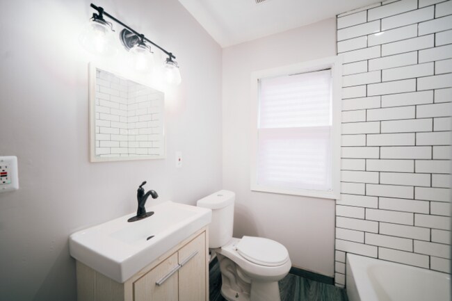 Foto del edificio - 19960 Oakfield Ave