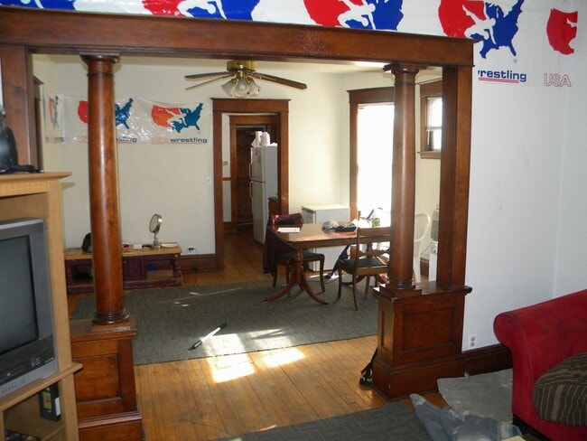Building Photo - 811-28TH