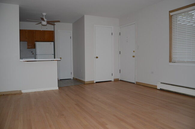 Building Photo - 1603 Waukegan Rd