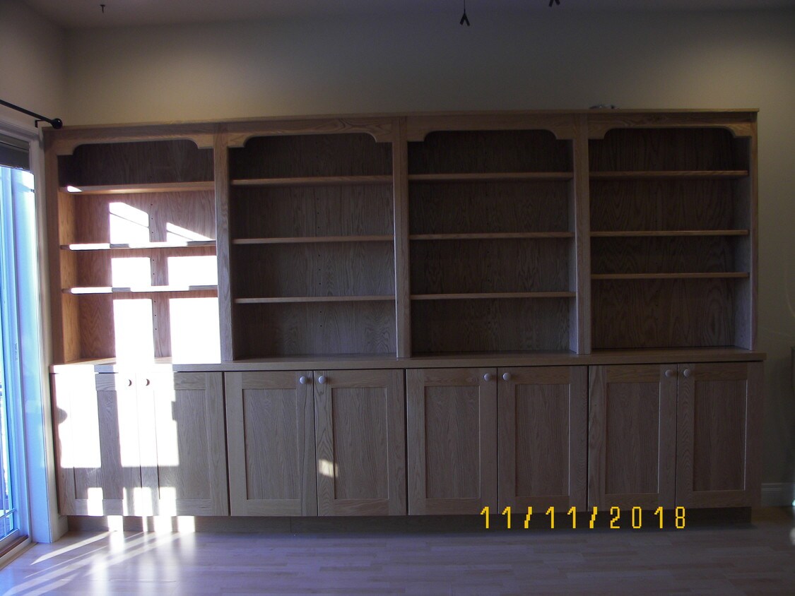 Built in Bookshelf - 12120 Horseshoe Dr