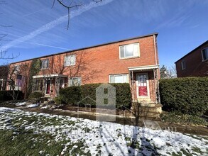 Building Photo - 2030 Harwitch Rd