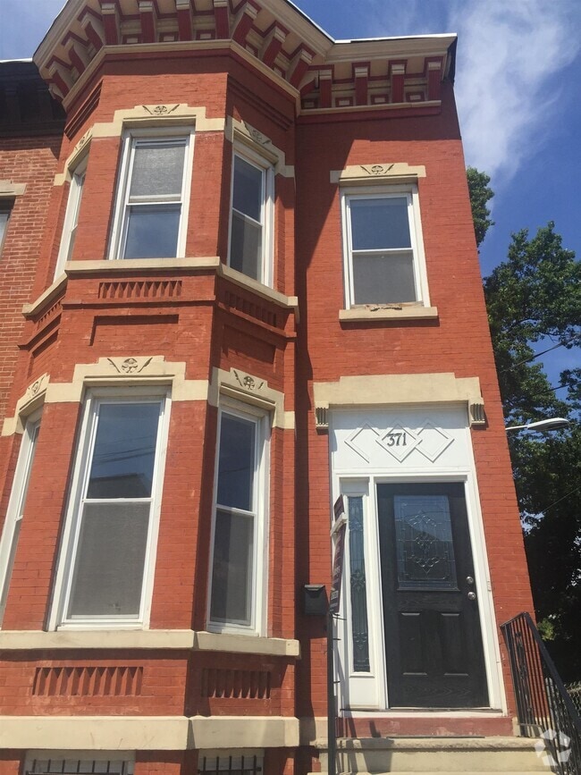 Building Photo - 371 Bergen Ave