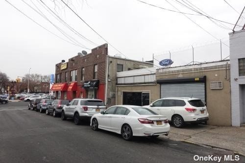 Foto del edificio - 57-19 Northern Blvd