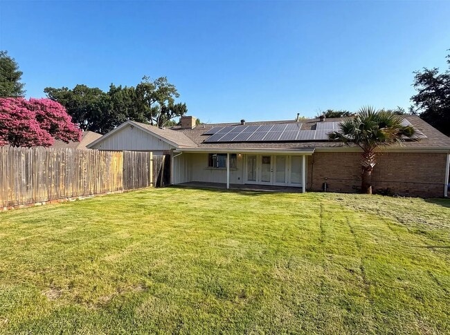 Building Photo - 1619 Woodcrest Ln