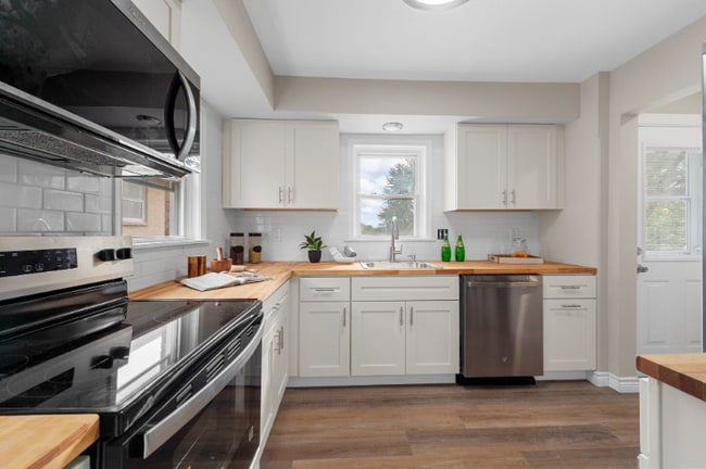 Building Photo - 10310 Lackland Rd