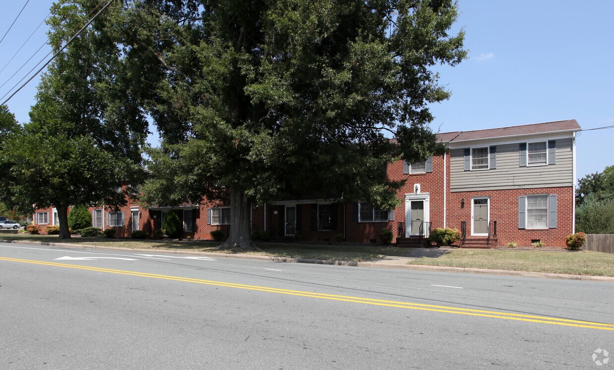 Primary Photo - 100 Ivey Rd
