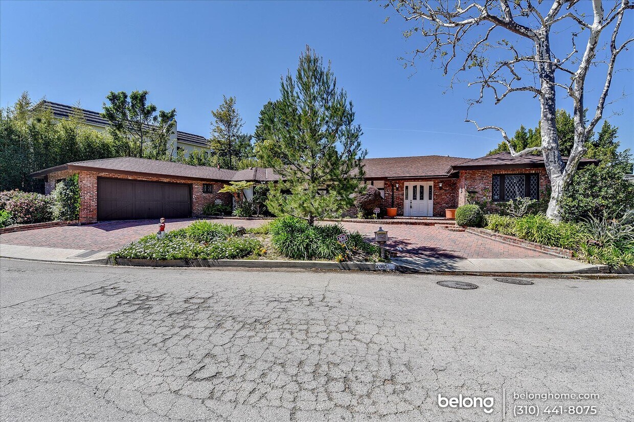 Primary Photo - 2065 Stradella Rd
