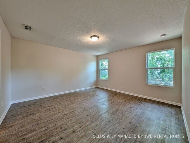 Building Photo - 4054 Gilmore St