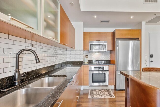 Foto del edificio - 3470 E Coast Ave