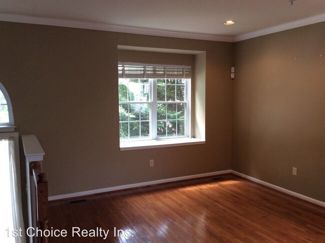 Building Photo - 4 br, 3.5 bath Apartment - 7213 Solar Walk