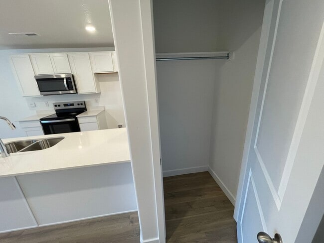 Foto del edificio - Brand New 3-Bed/2.5 Bath Town Home