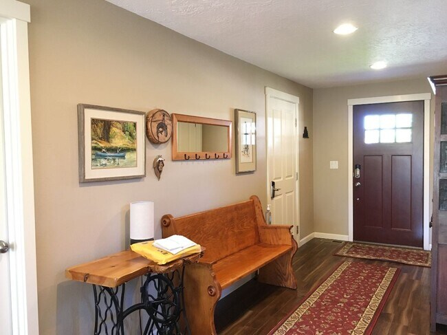 Foto del edificio - 2045 NW Kilnwood Pl