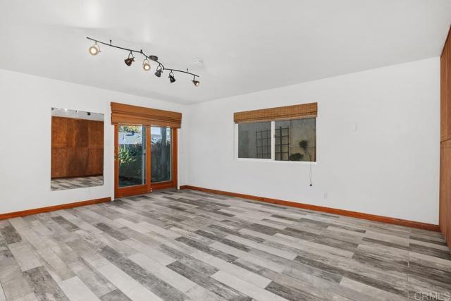 Building Photo - 425 Neptune Ave