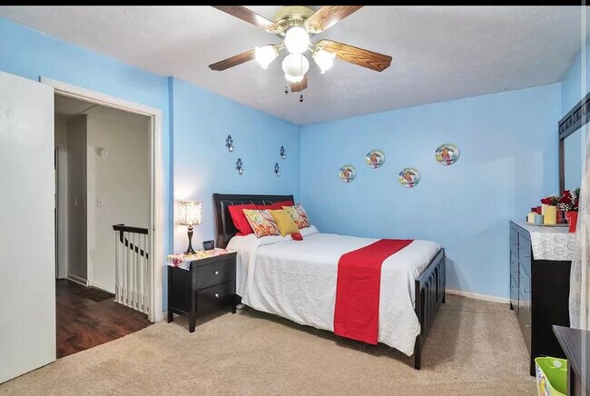 Foto del edificio - 103 Glen Acres Ct