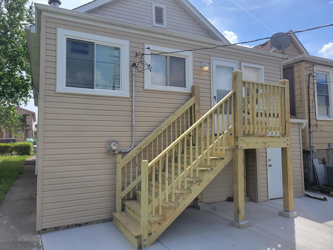 Primary Photo - 2624 W 36th St