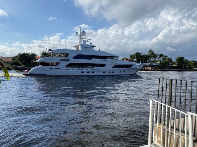 Intercoastal view - 3024 NE 26th St