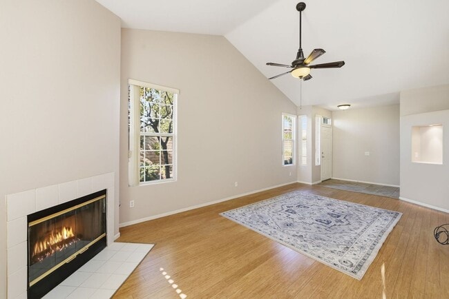 Building Photo - 720 Cam De Oro