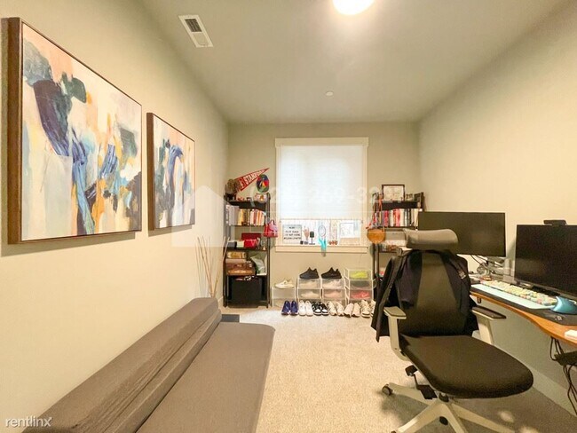 Building Photo - 4 br, 2.5 bath House - 8813 223rd Pl SW -