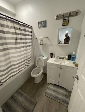 Foto del edificio - 1230 N Madison St